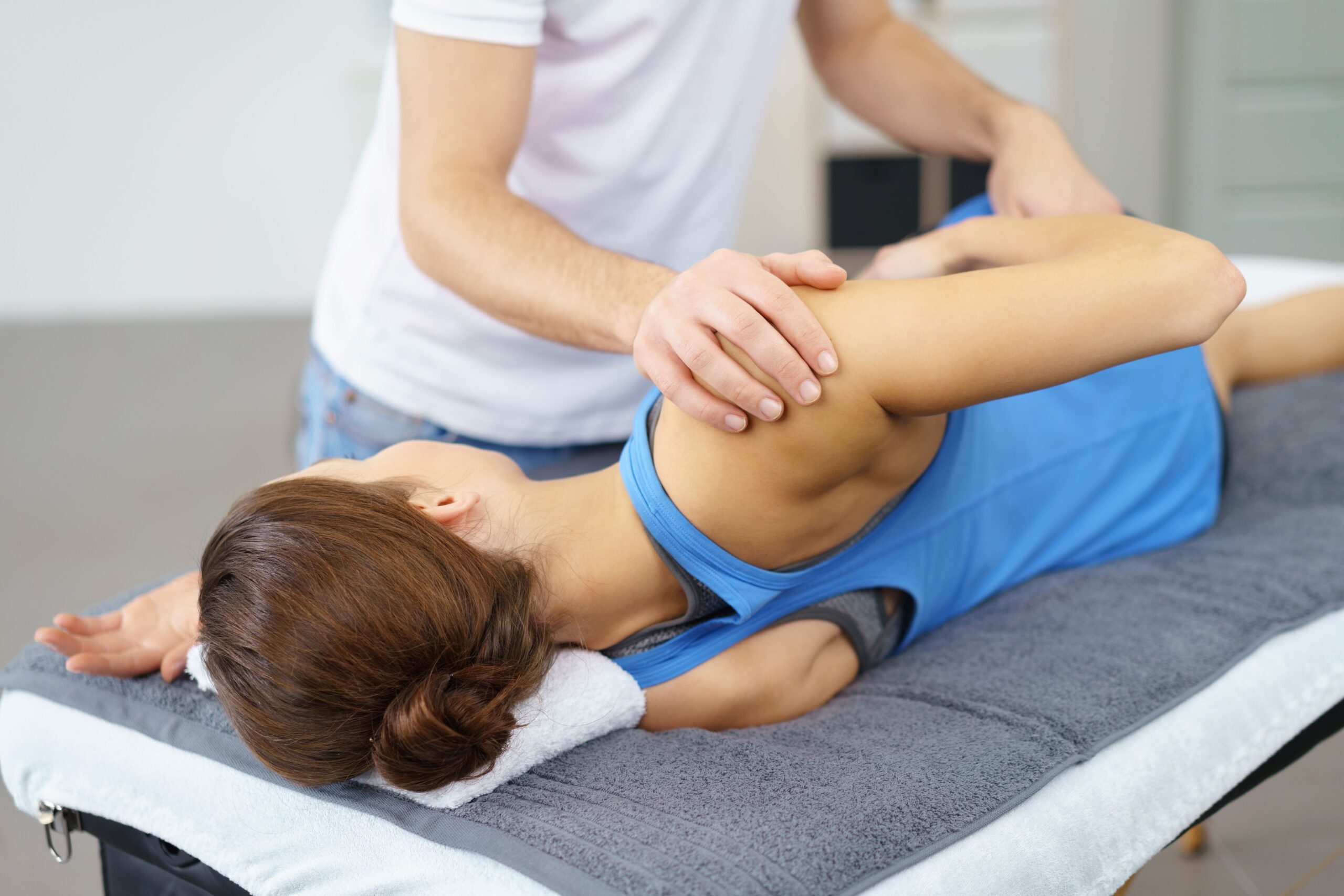 Behandlungsliege_Patientin